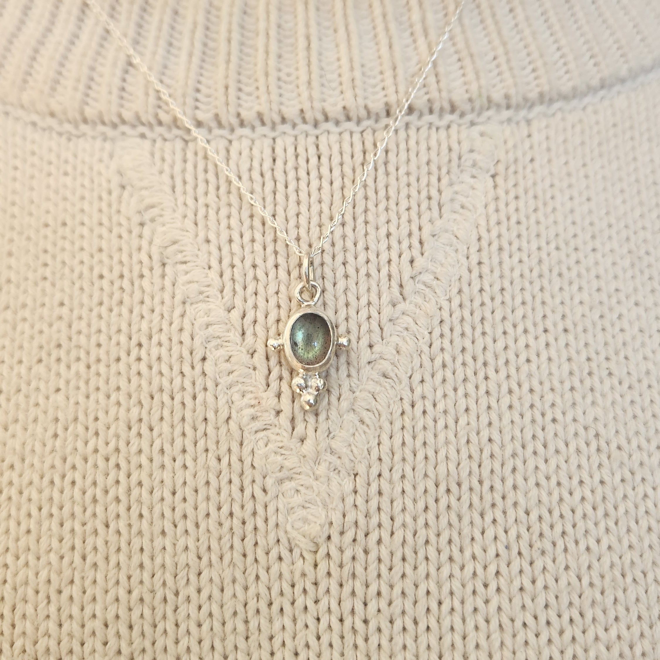 Labradorite Dainty Necklace Pendant
