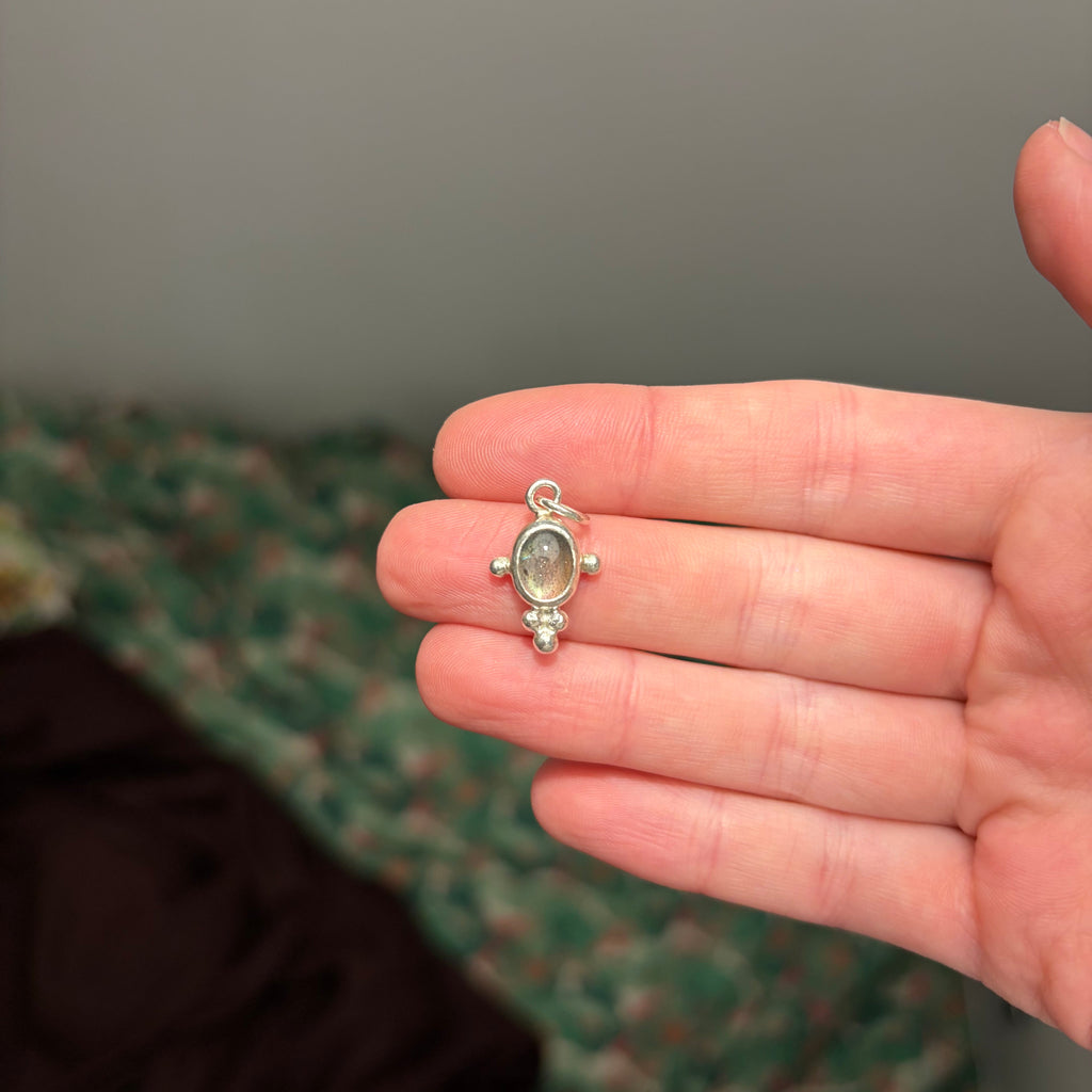 Labradorite Dainty Necklace Pendant