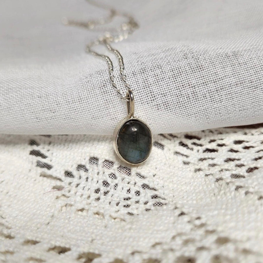 Labradorite Dainty Necklace Pendant