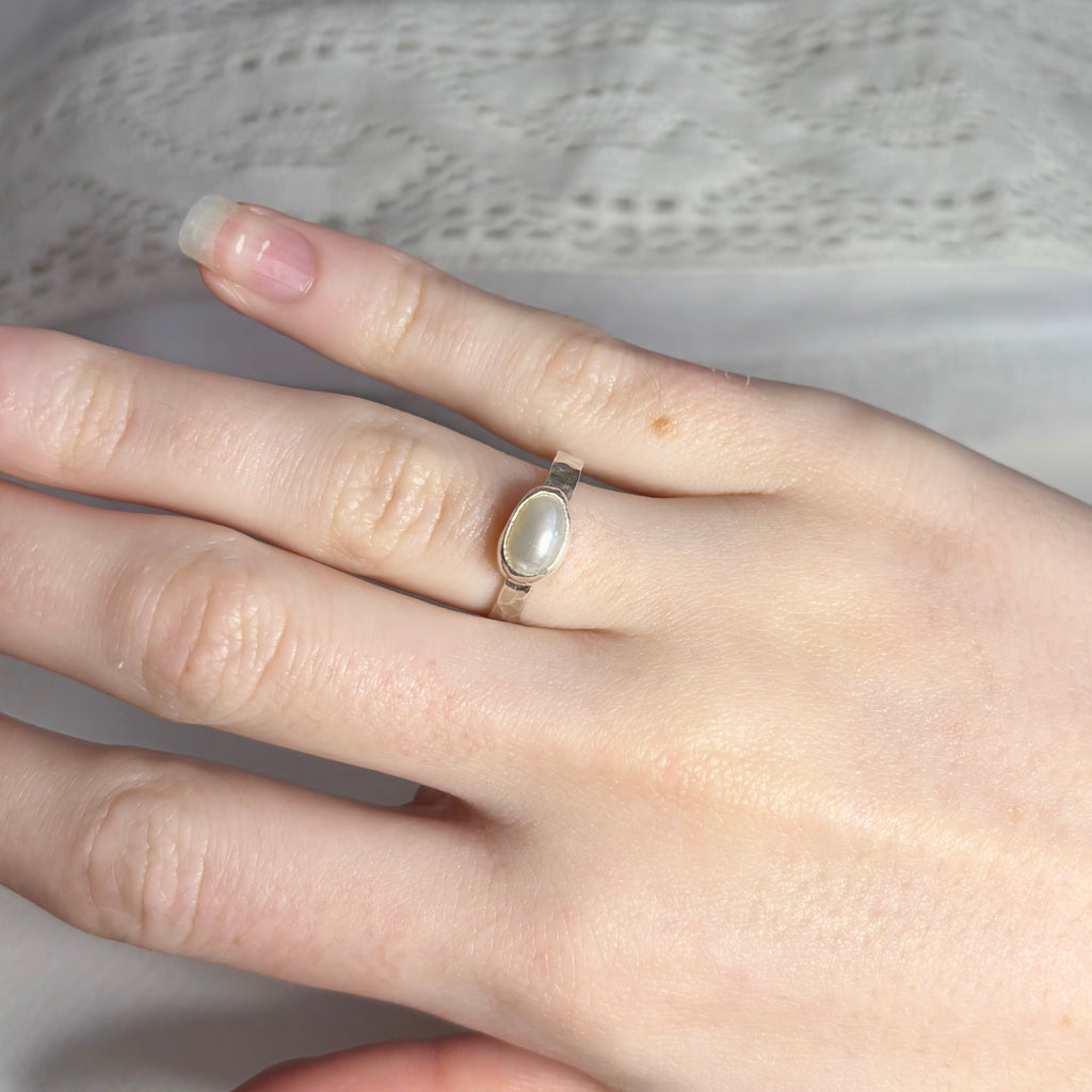 Pearl Hammered Ring | Size 6.5 / Size M 1/2