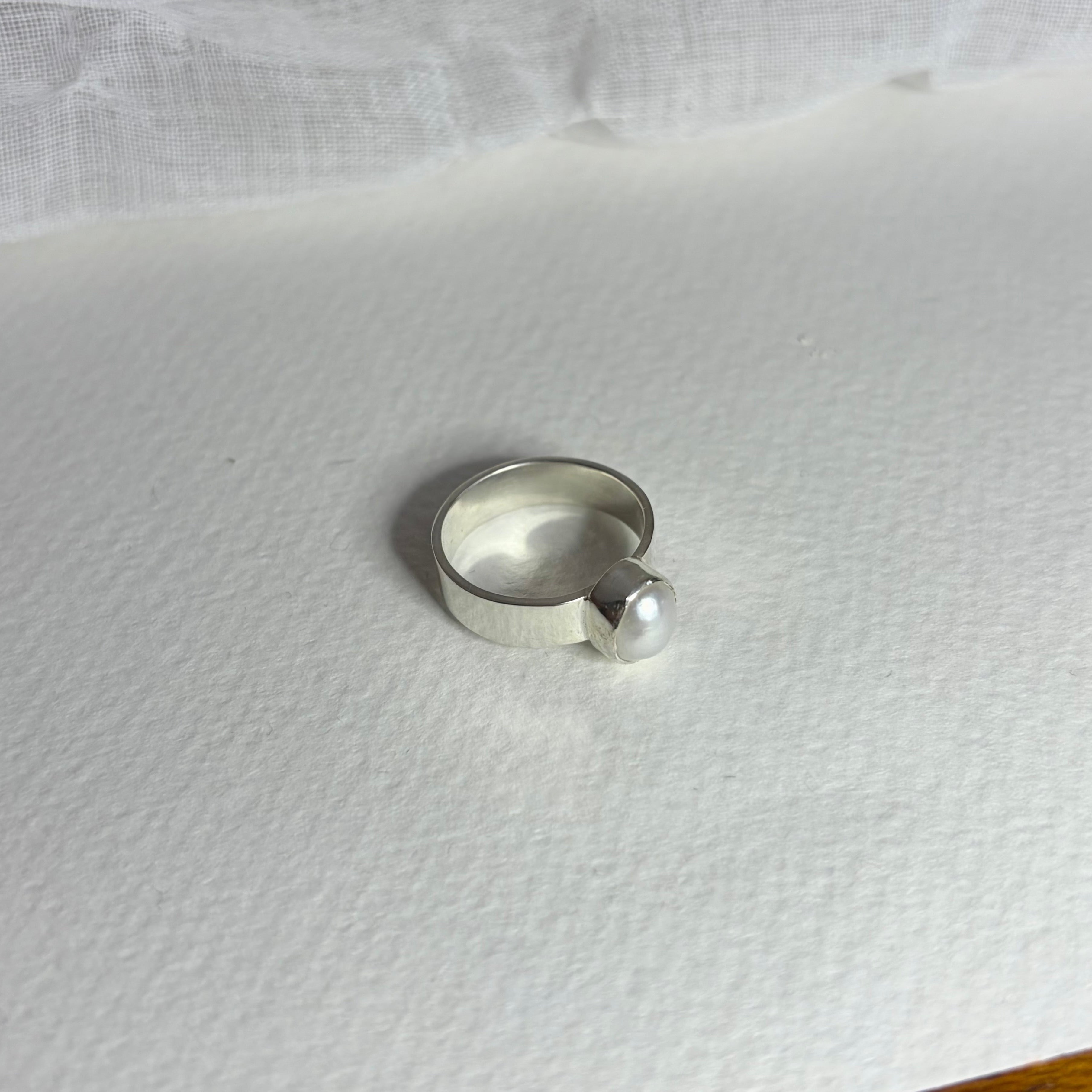 Pearl Ring | Size 6 / Size L 1/2