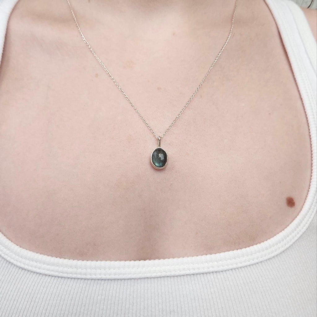Labradorite Dainty Necklace Pendant