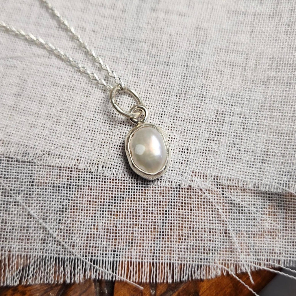 Dainty Pearl Necklace Pendant