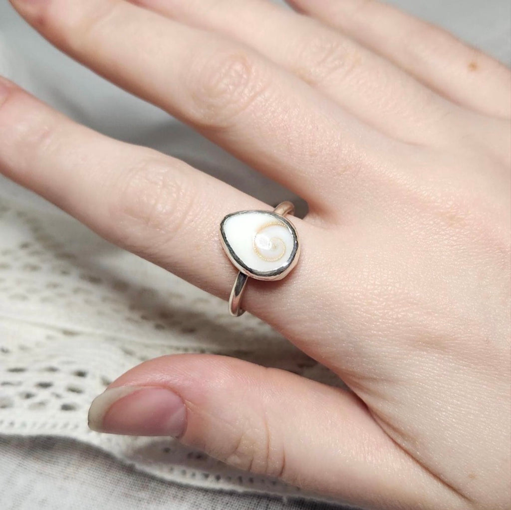 Shive Eye Shell Ring | Size 8 / Size P 1/2